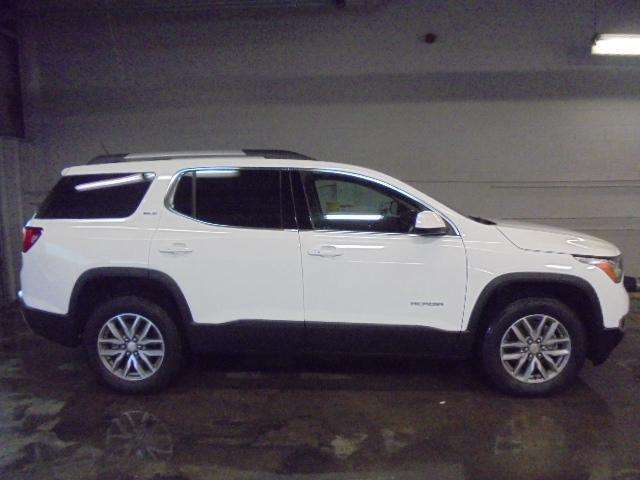 GMC Acadia 2017 photo 2